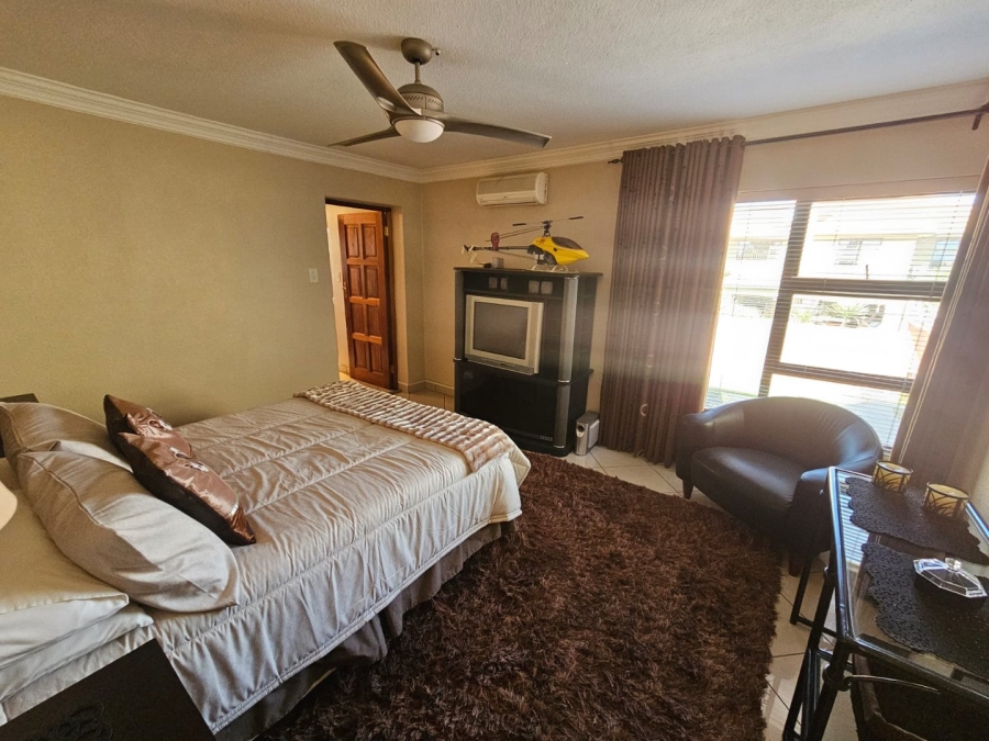 5 Bedroom Property for Sale in Vaalpark Free State